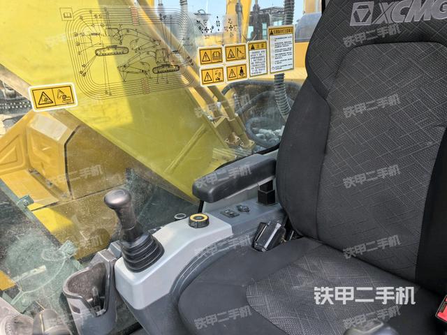 座椅右侧控制台/钥匙门/油门/含右手柄（驾驶室部分）