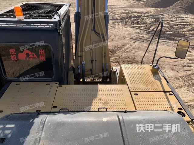 驾驶室顶部（整机外观）