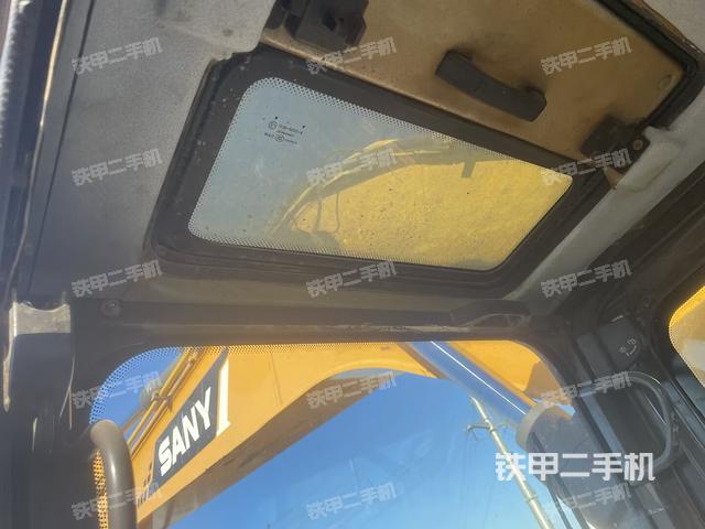 后窗玻璃角标（驾驶室部分）