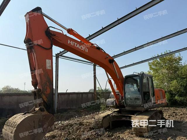 日立ZX200-3挖掘机