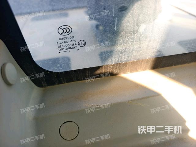 后窗玻璃角标（驾驶室部分）