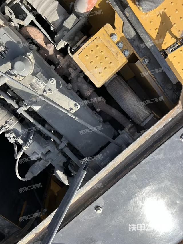 发动机室（上车部件）