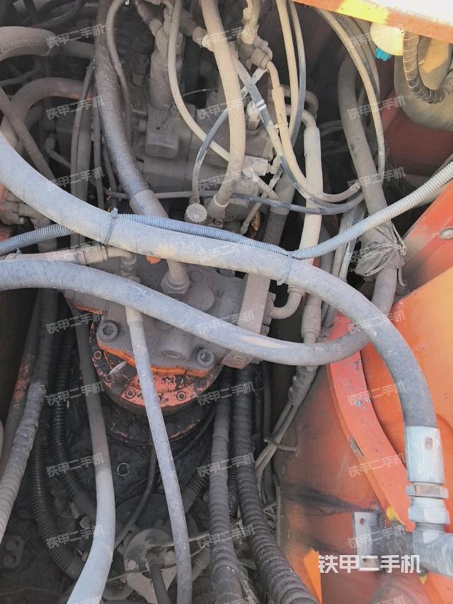 回轉(zhuǎn)馬達(dá)（上車部件）