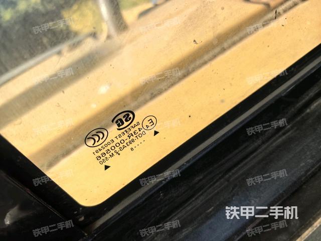 后窗玻璃角标（驾驶室部分）