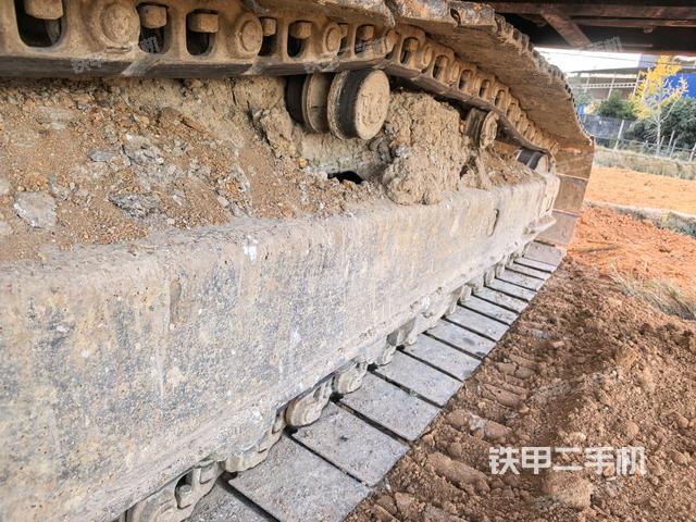 右驅(qū)動(dòng)輪（行走機(jī)構(gòu)）