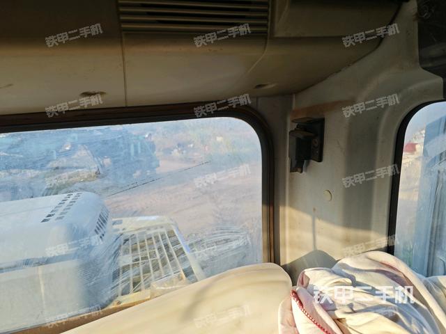 后窗玻璃角标（驾驶室部分）