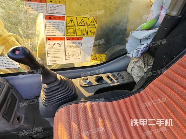 座椅右侧控制台/钥匙门/油门/含右手柄（驾驶室部分）