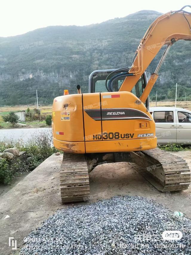 回转马达和主控阀（整机外观）