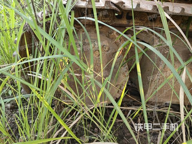 右驱动轮（行走机构）