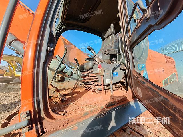 驾驶室整体（整机外观）