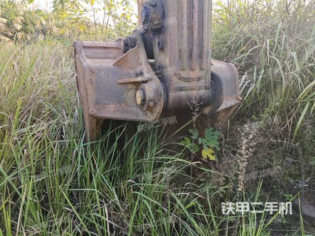 铲斗右后整体（工作和回转装置）