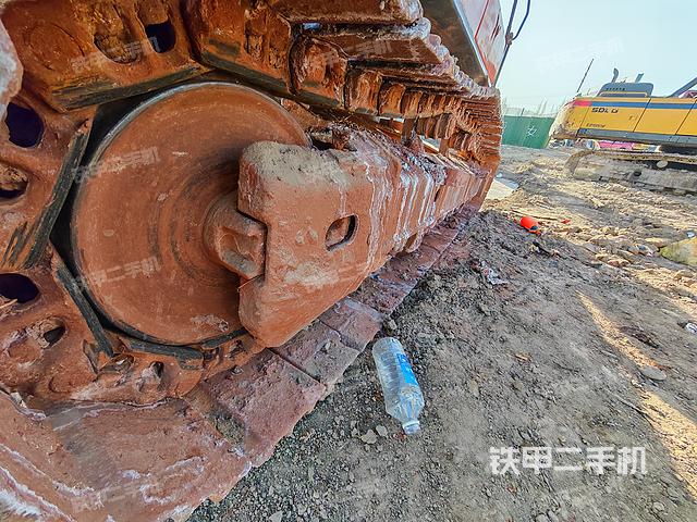 单侧履带整体（整机外观）