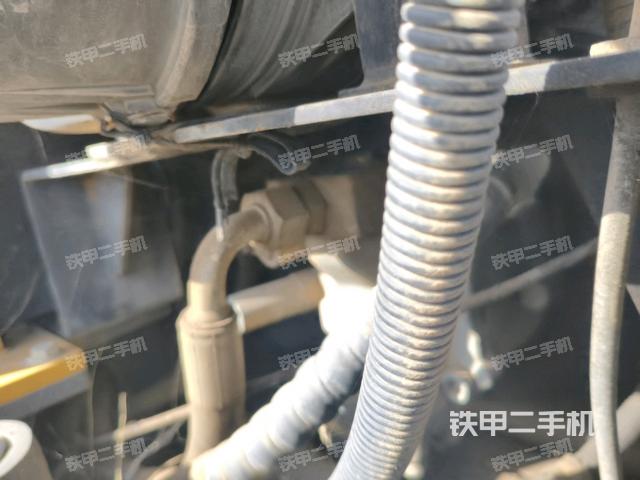 回转马达和主控阀（整机外观）