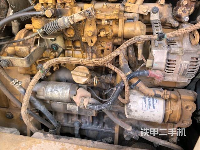 发动机室（上车部件）