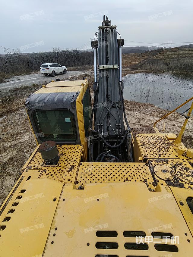 驾驶室顶部（整机外观）