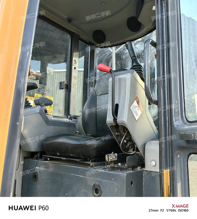 驾驶室整体（整机外观）