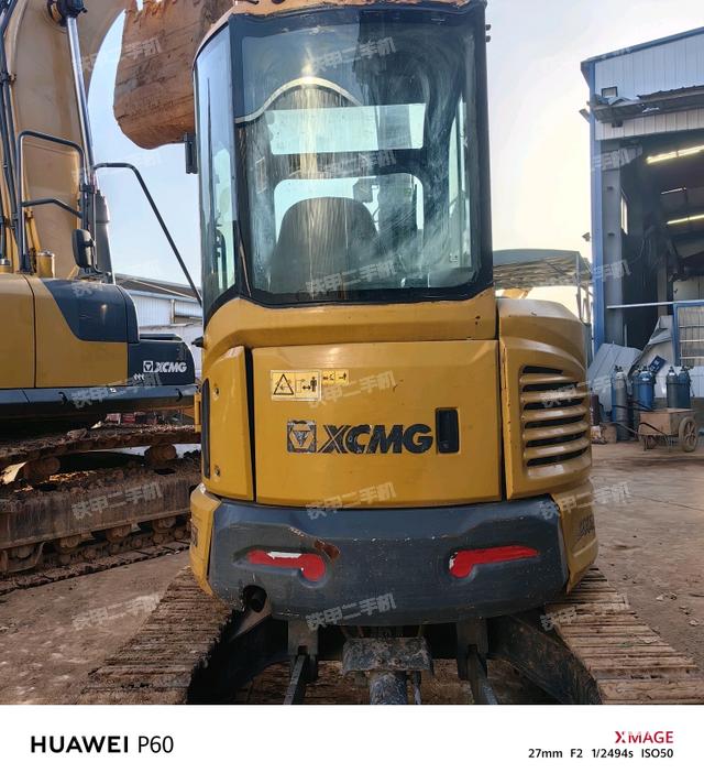 驾驶室顶部（整机外观）