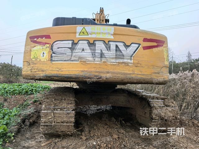 驾驶室顶部（整机外观）