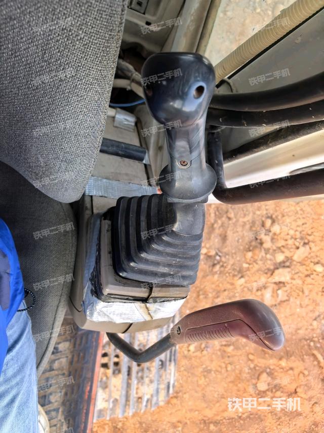 座椅左側(cè)控制臺(tái)/音響/含左手柄（駕駛室部分）