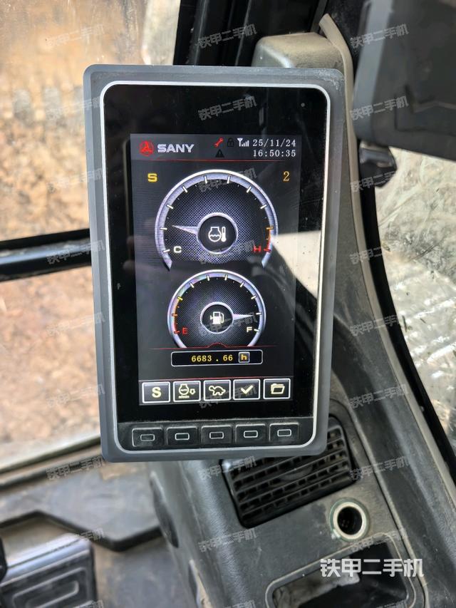 驾驶室整体（整机外观）