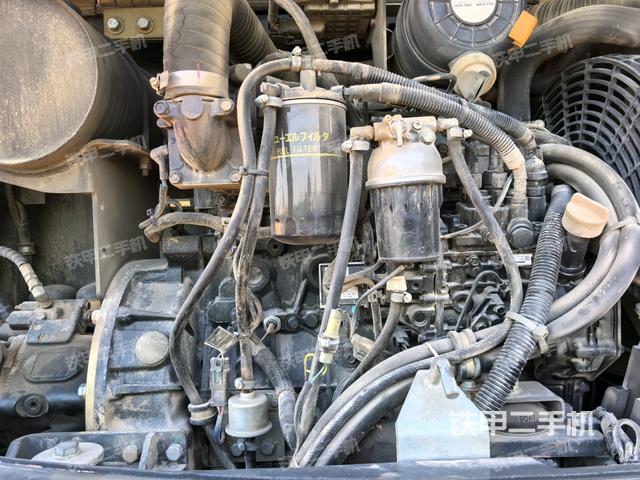 回转马达和主控阀（整机外观）