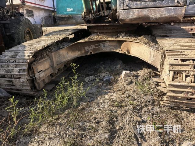 转盘和下车架正前（工作和回转装置）