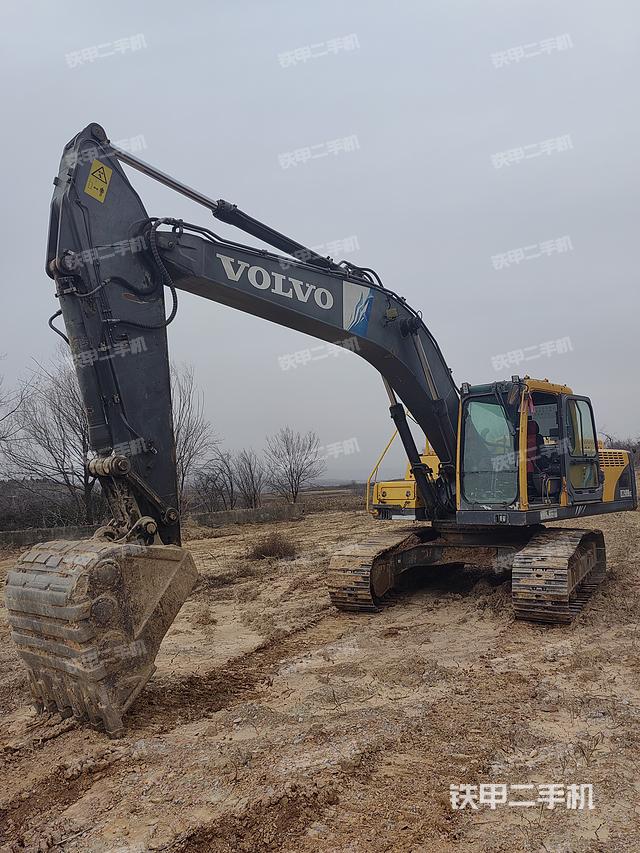 沃尔沃EC240BLC-Prime挖掘机