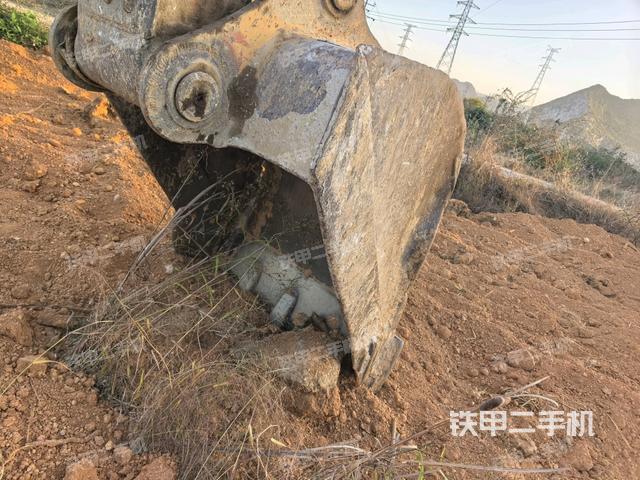 鏟斗右后整體（工作和回轉(zhuǎn)裝置）