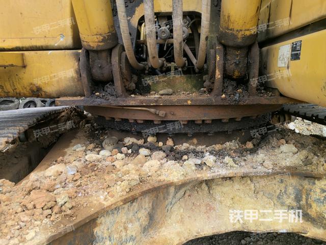 转盘和下车架正前（工作和回转装置）