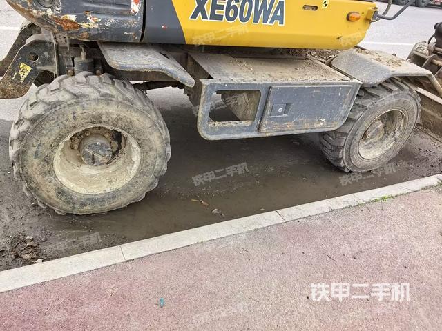 单侧履带整体（整机外观）