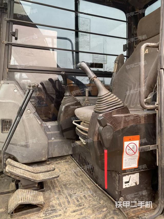 驾驶室整体（整机外观）