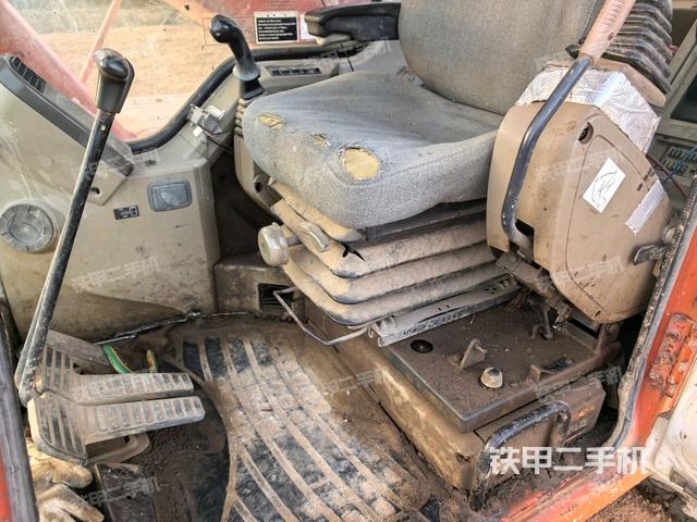 右側(cè)玻璃角標(biāo)（駕駛室部分）