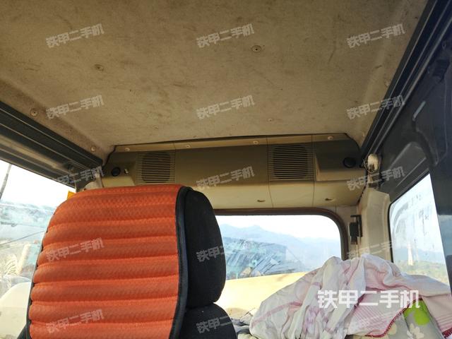 座椅后部（驾驶室部分）