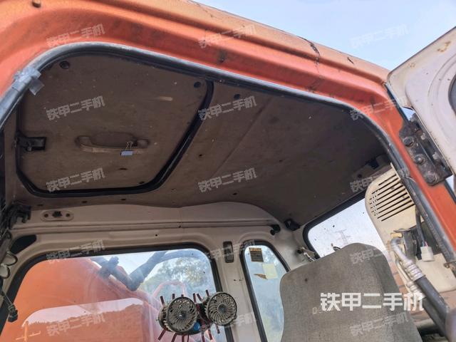 左后方玻璃角標(biāo)（駕駛室部分）