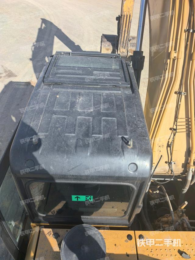 驾驶室顶部（整机外观）