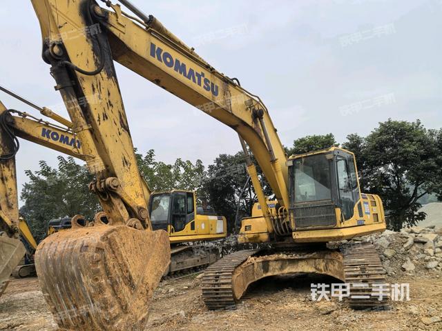 小松PC240LC-8M0挖掘机