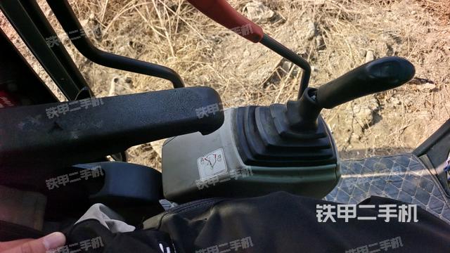 座椅左侧控制台/音响/含左手柄（驾驶室部分）