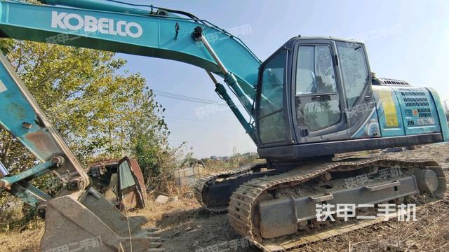 神钢SK200-10挖掘机