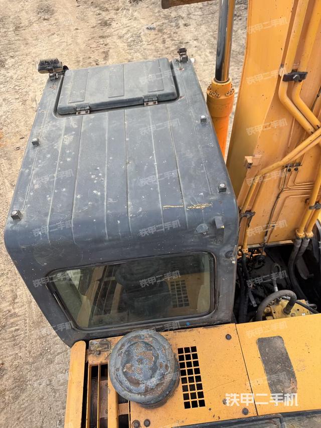 駕駛室頂部（整機(jī)外觀）