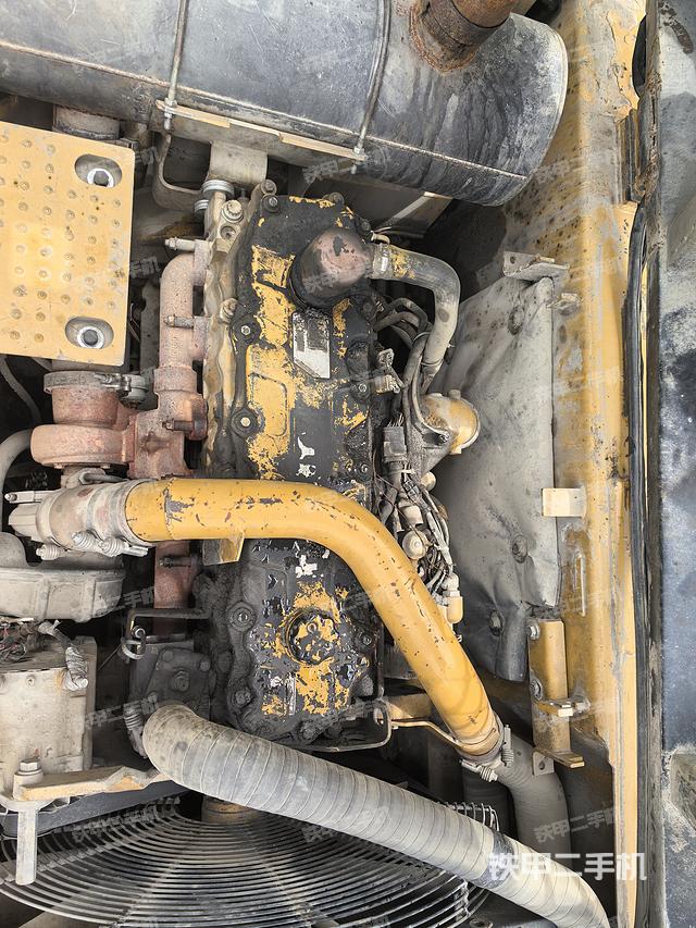 驾驶室顶部（整机外观）