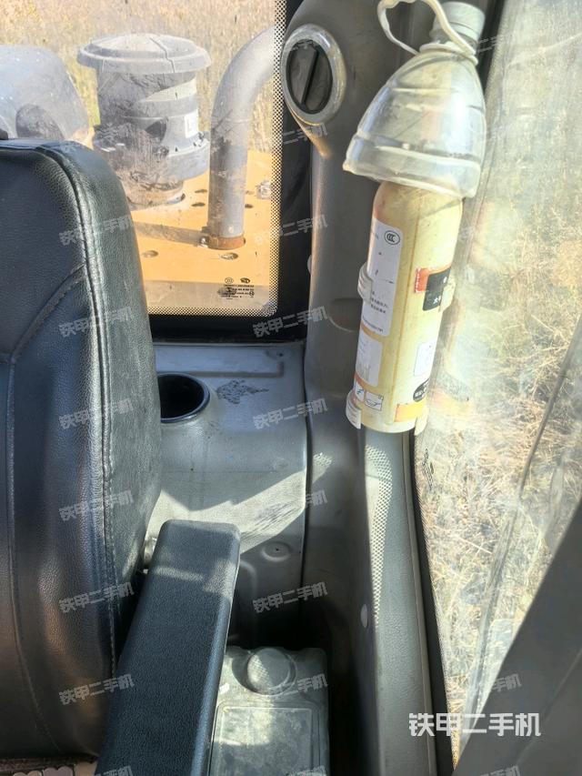 座椅后部（驾驶室部分）