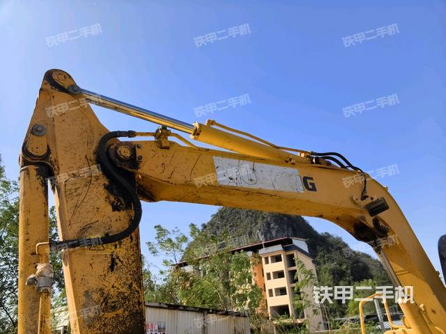 小臂整体右前（工作和回转装置）