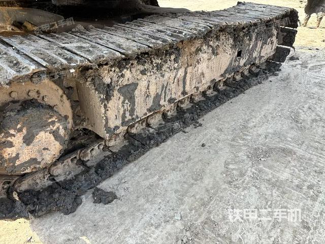 單側(cè)履帶整體（整機(jī)外觀）