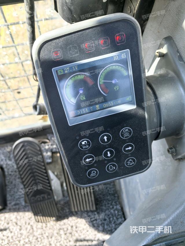 后窗玻璃角标（驾驶室部分）