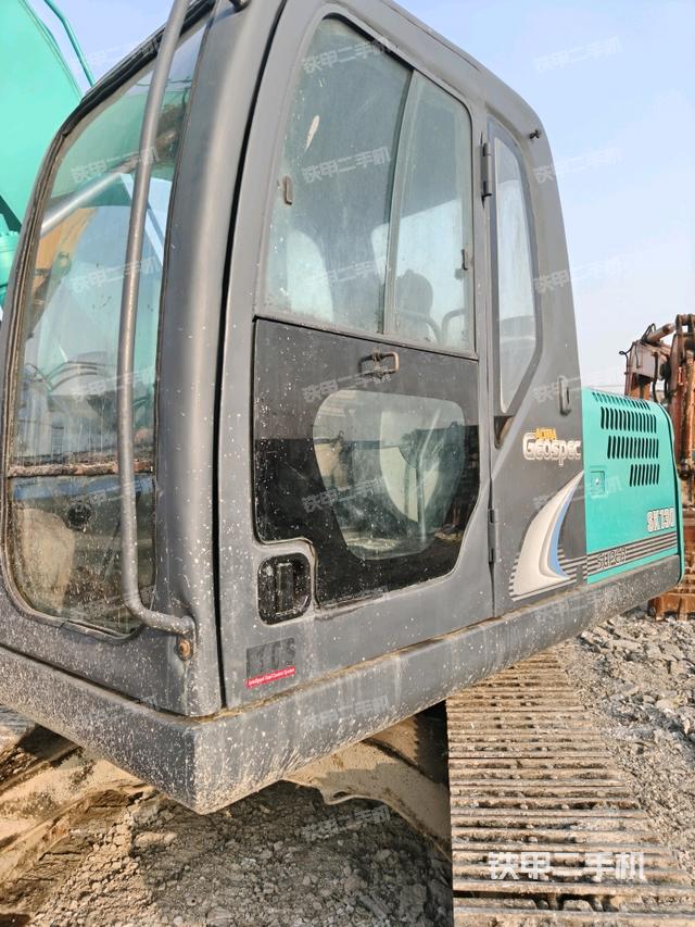 驾驶室整体（整机外观）