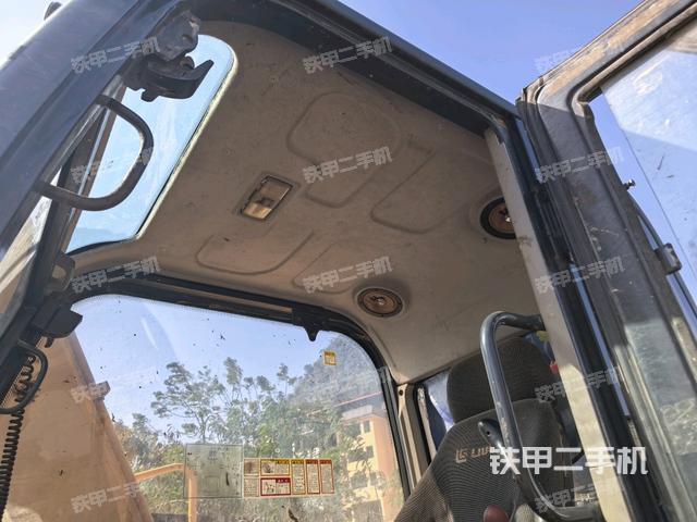 顶棚整体（驾驶室部分）