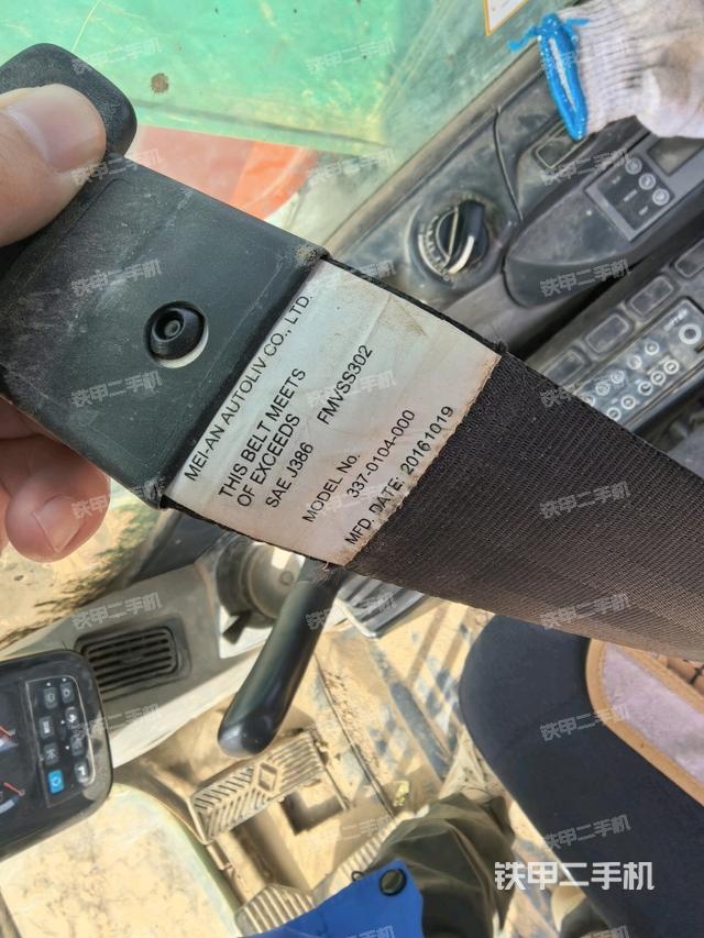 左后方玻璃角标（驾驶室部分）