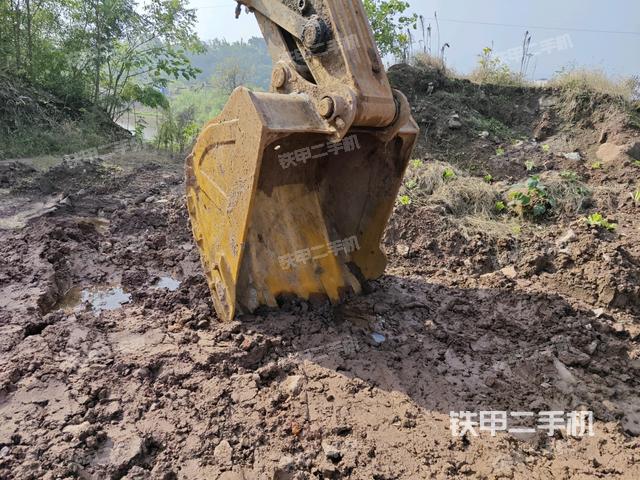 铲斗右后整体（工作和回转装置）