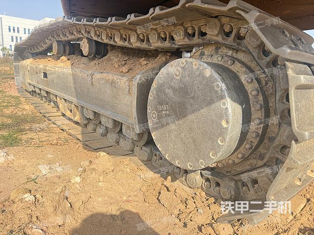 單側(cè)履帶整體（整機(jī)外觀）