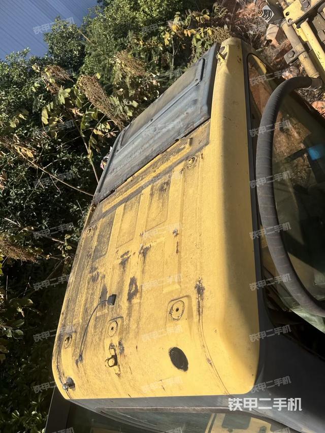 驾驶室顶部（整机外观）